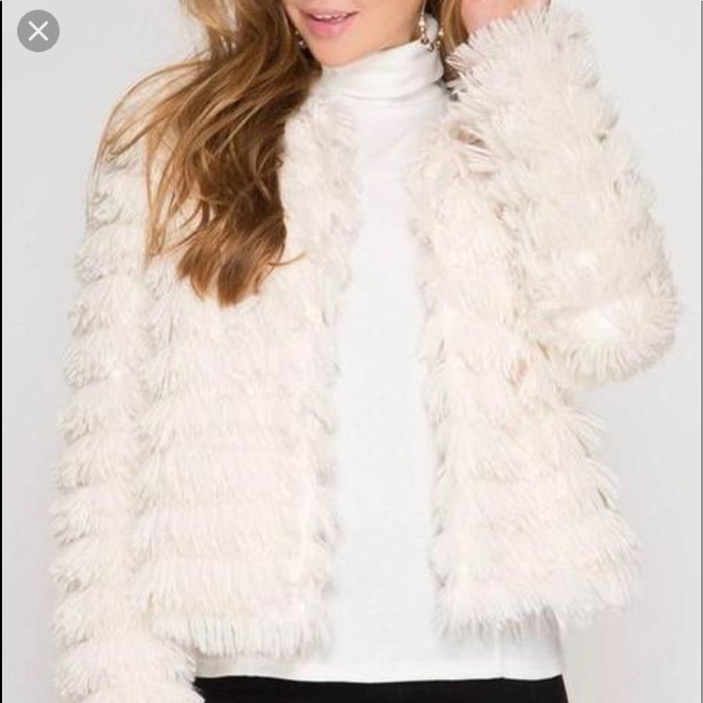 ᖴᗩᑌ᙭ ᖴᑌᖇ ᒍᗩᑕKET~ TAGS ATTACHED - Brand NEW